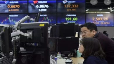 Asian Stocks Rise as Trump and Xi Discuss Trade
