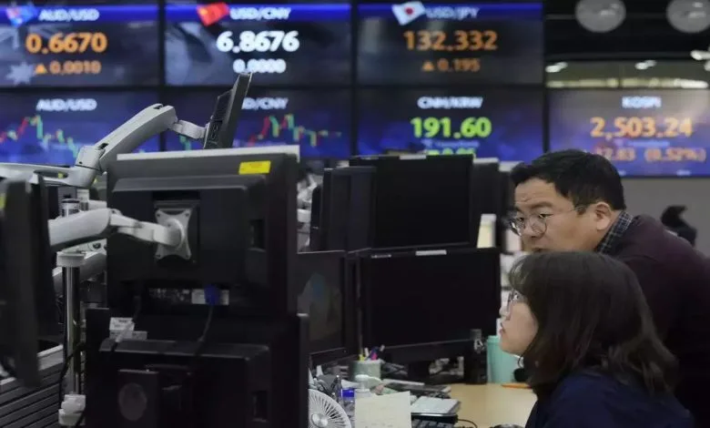 Asian Stocks Rise as Trump and Xi Discuss Trade